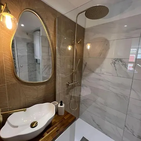 Le Merveilleux Voyage, Clim Apartment